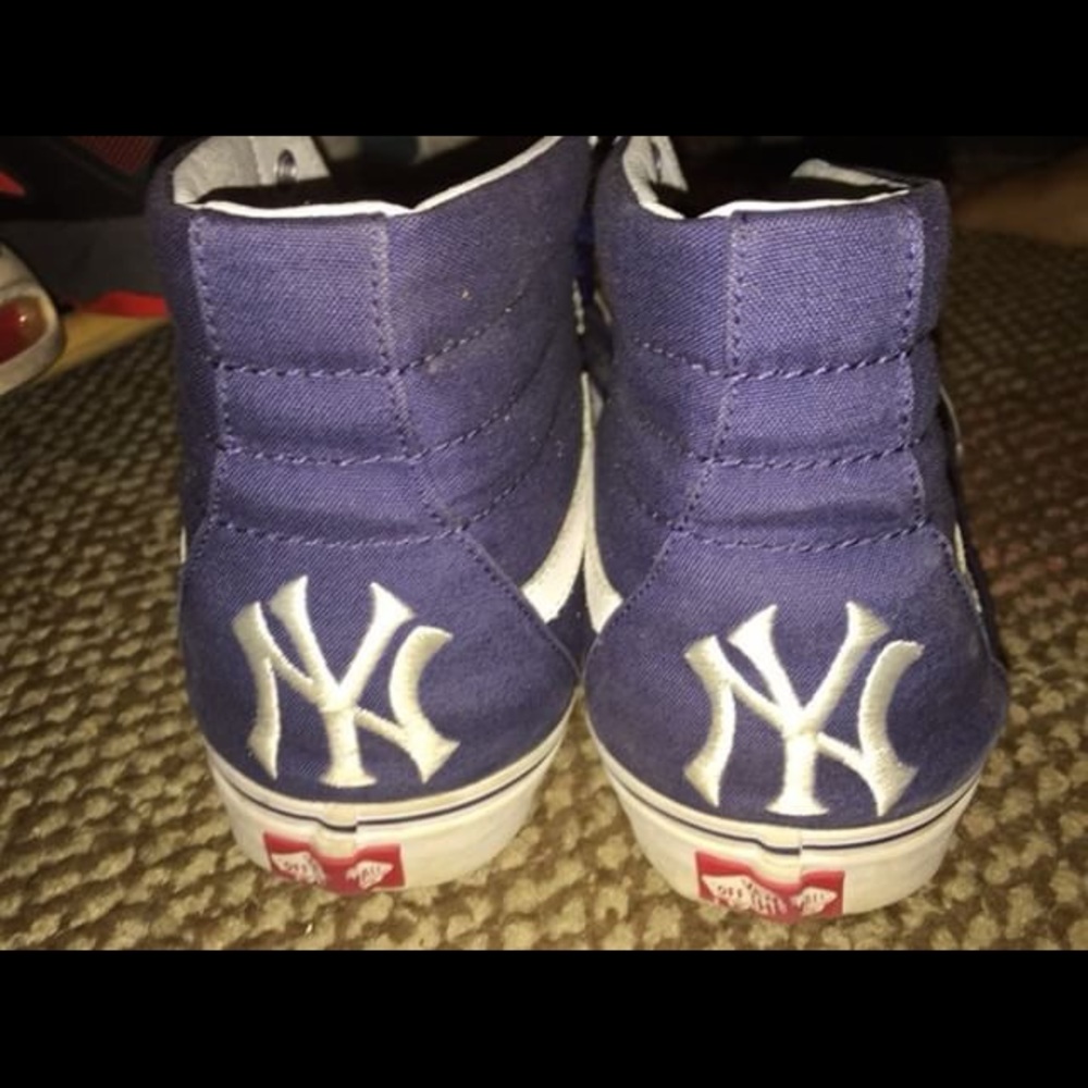 NY YANKEE VANS